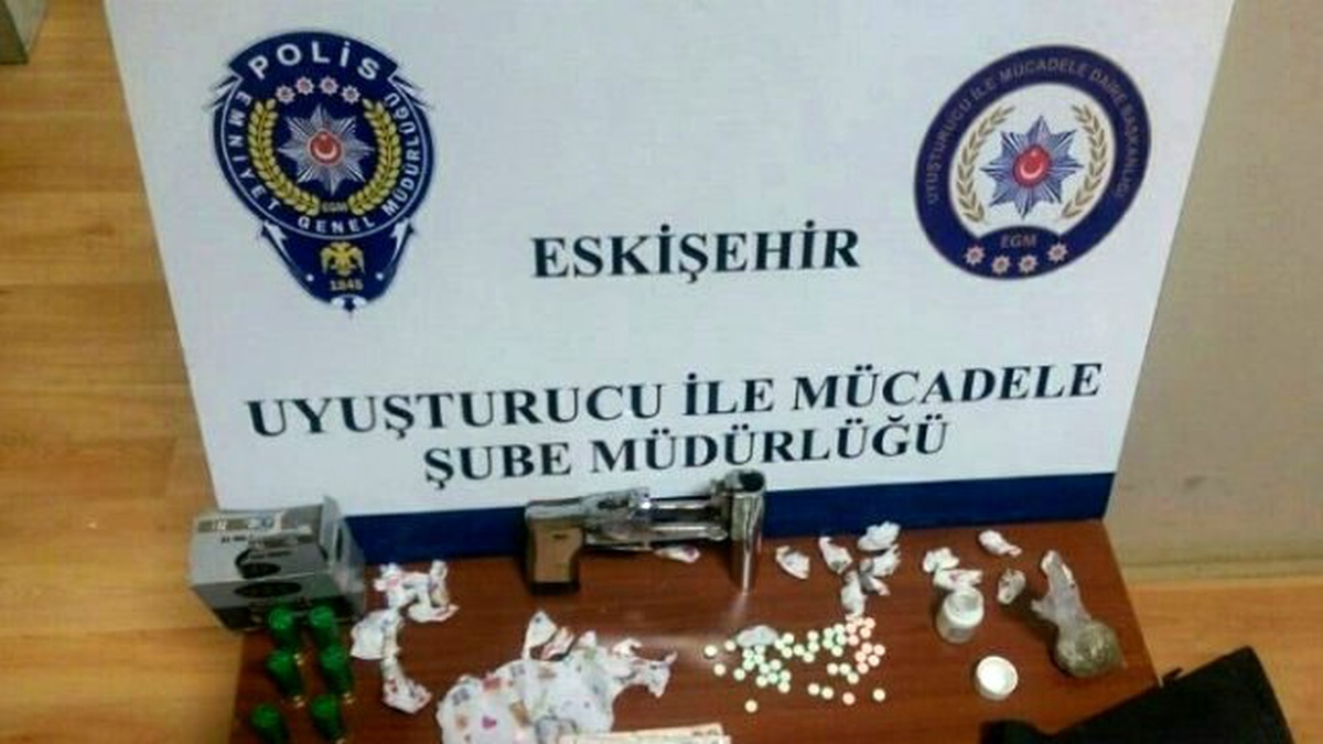 Eskişehir\'de Uyuşturucu Operasyonu: 3 Gözaltı