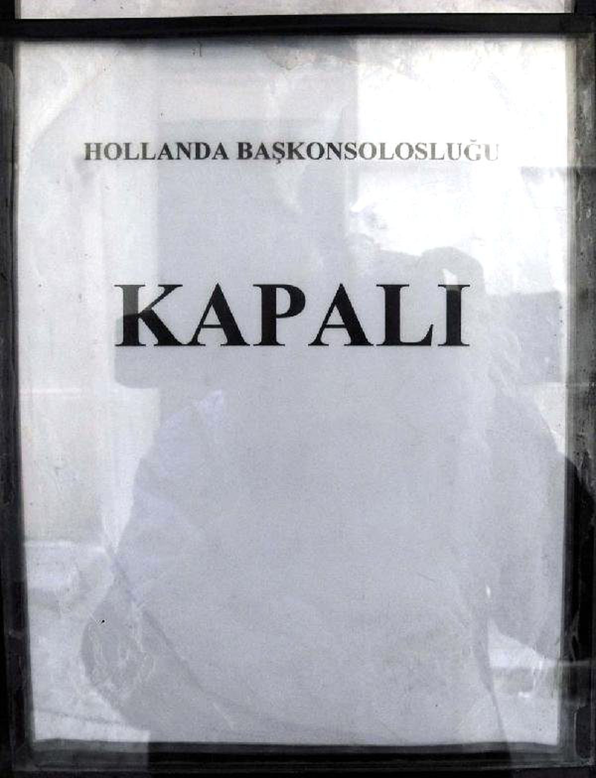 Hollanda Başkonsolosluğu Bugün de Kapalı