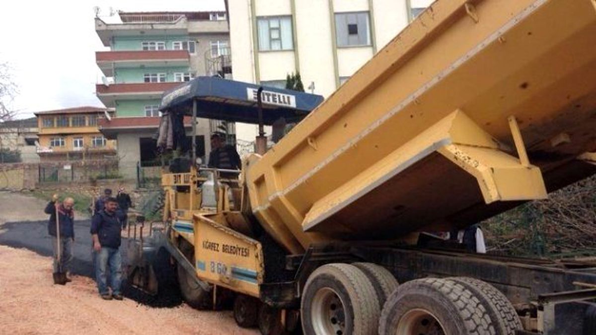 Körfez\'de Asfalt Çalışmaları Sürüyor