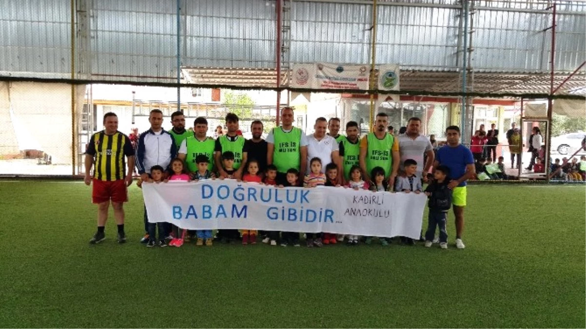 Minik Öğrencilerden "Doğruluk Babam Gibidir" Projesi