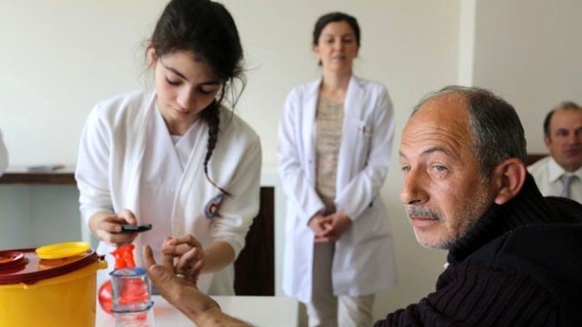 Serdivan Belediyesi\'nde Tansiyon ve Kan Şekeri Ölçümü Yapıldı