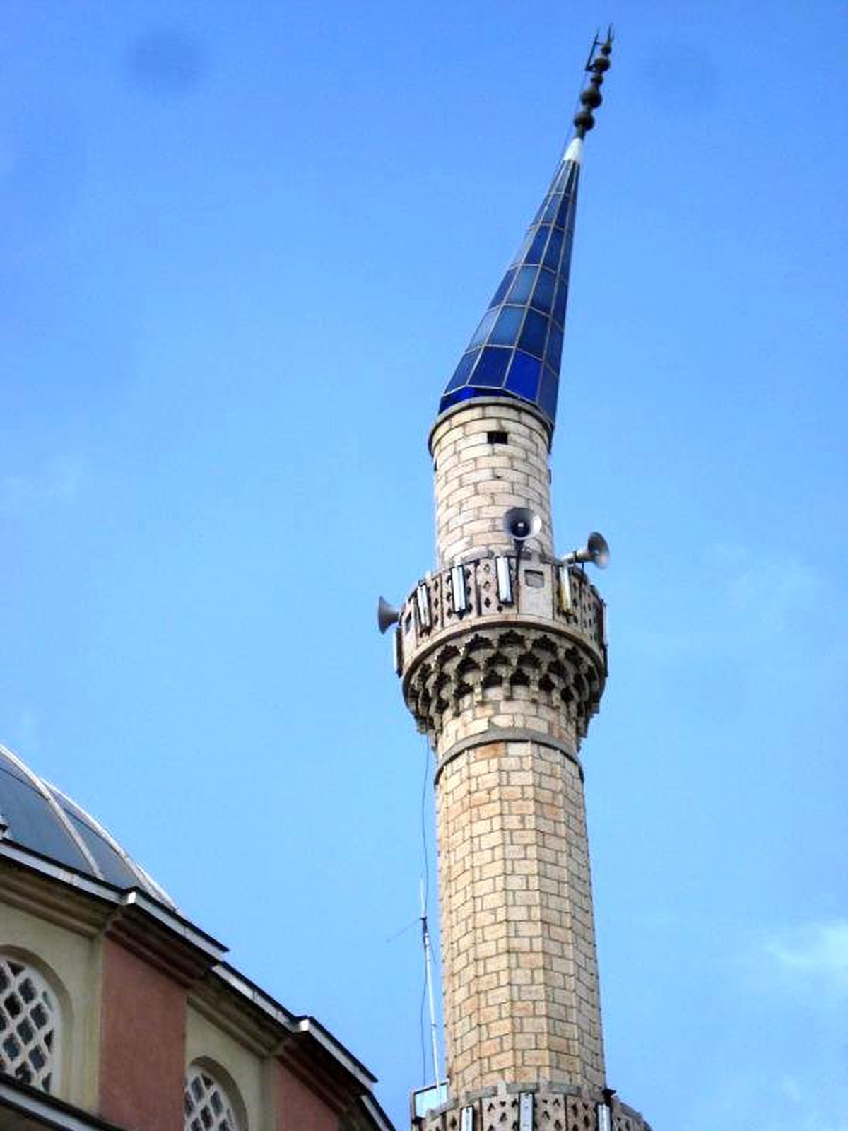 Şiddetli Lodos Minarelerin Külahını Yıkıyordu