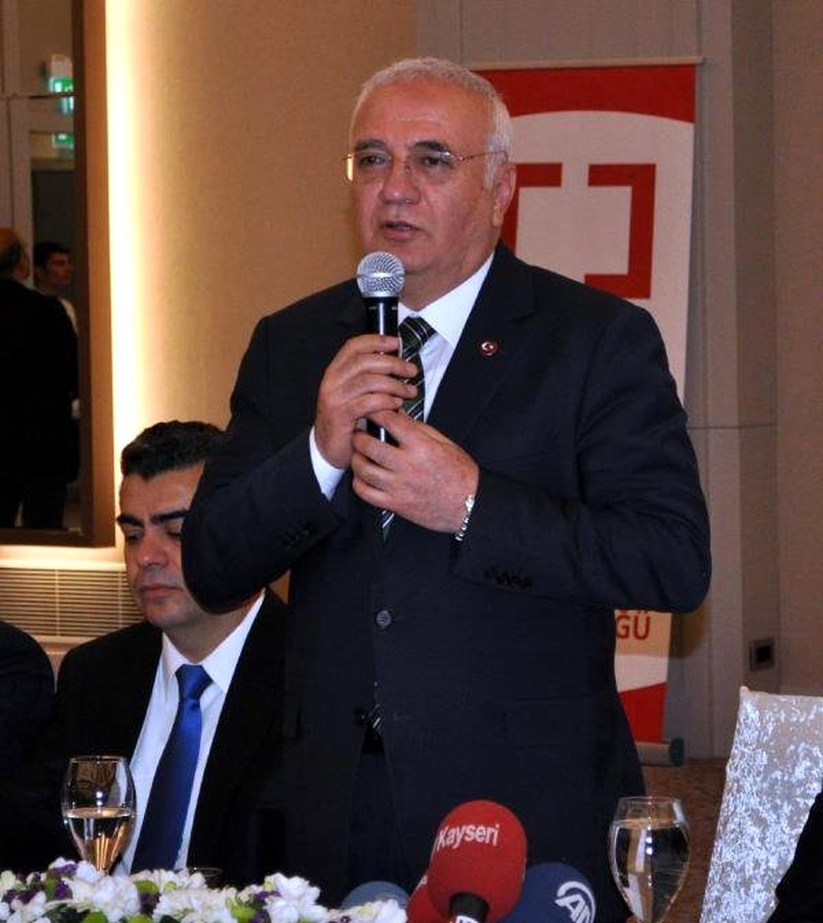 Bakan Elitaş: TBMM Kürsüsü, Teröriste Mesaj Verme Yeri Değildir