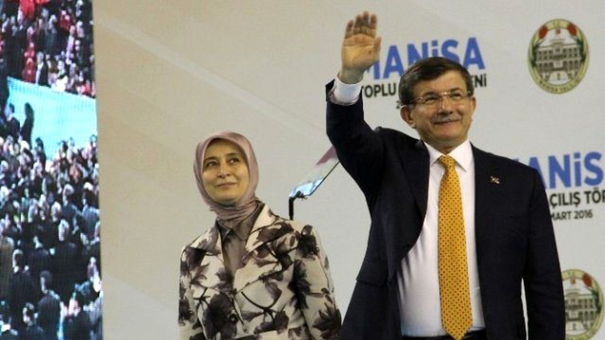 Başbakan Davutoğlu\'ndan CHP\'ye Sert Eleştiri