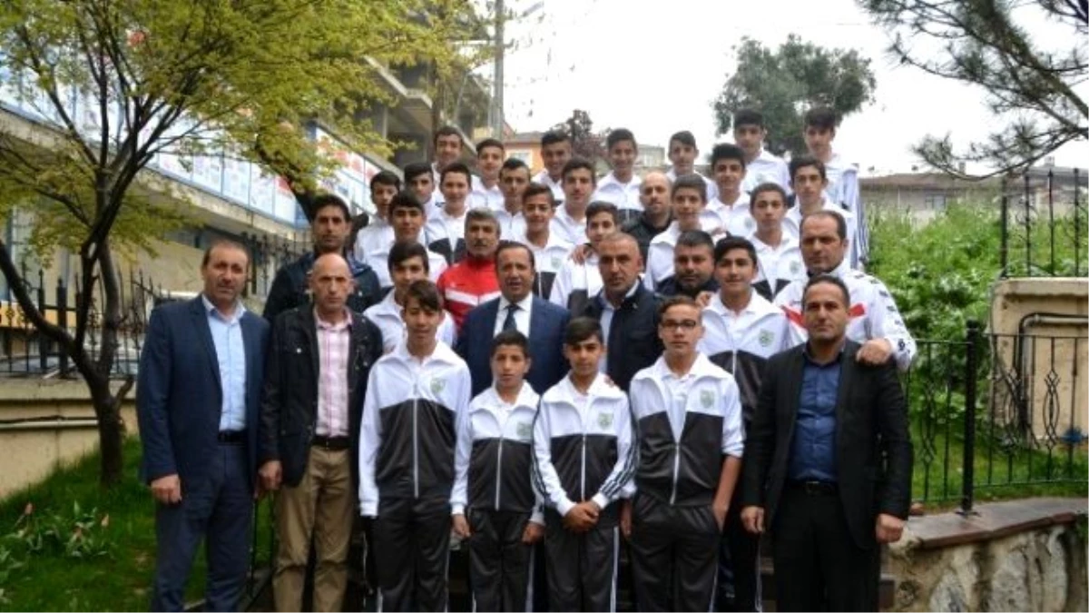 Başkan Toltar, Dilovası Belediyesporlu Oyuncularla Bir Araya Geldi