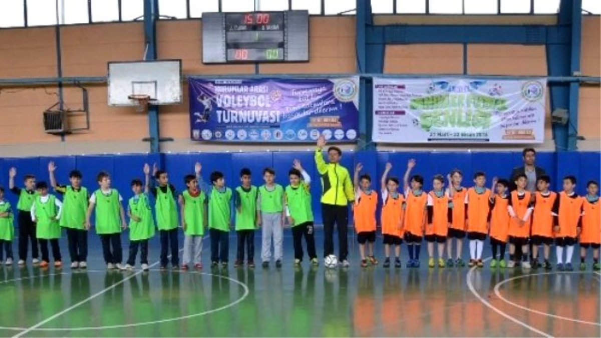Bozüyük Belediyesi\'nin Minikler Futsal Şenliği Başladı