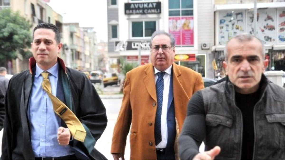 CHP\'li Eski Belediye Başkanı Macit Özcan\'ın Yargılanmasına Devam Edildi