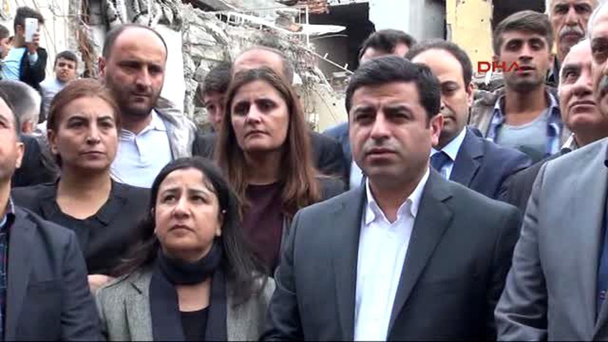 Cizre - Demirtaş\'tan Davutoğlu\'na Bosna Kasabı Ceza Aldıysa, Senin de Hesap Vermen İçin Elimizden...