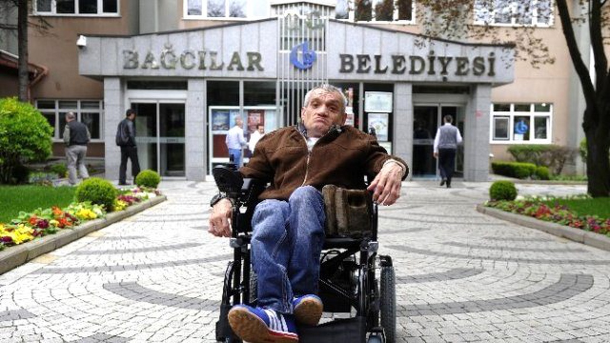 Ellerindeki Tahtalarla Yürüyen Adamın Hayali Gerçek Oldu
