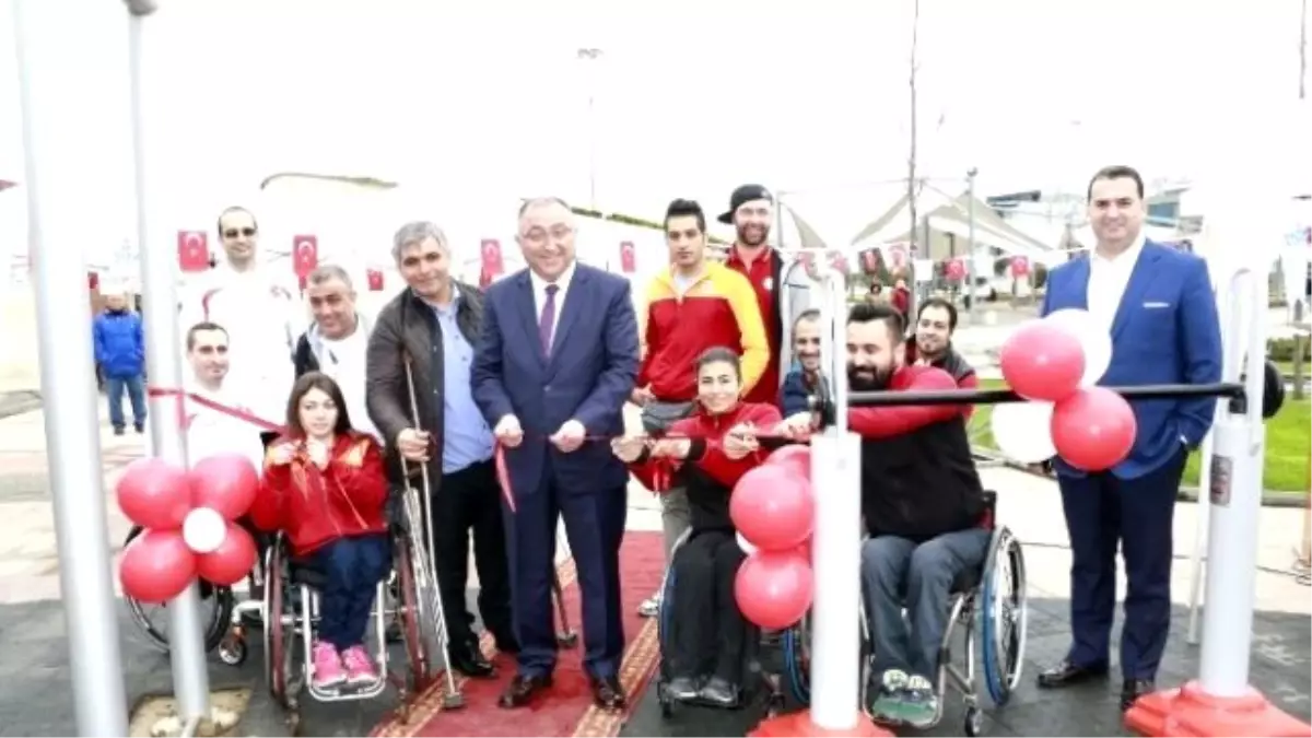 Engelsiz Parkı Galatasaraylı Oyuncu Açtı