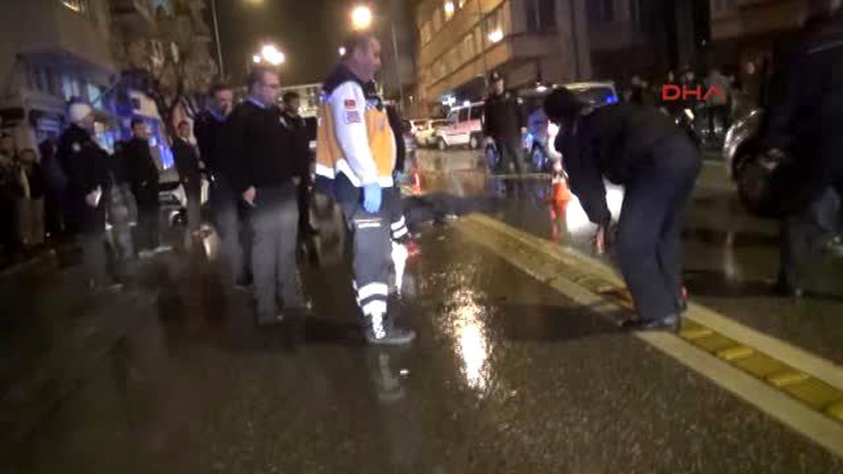 Eskişehir\'de Halk Otobüsü İki Kız Kardeşe Çarptı: 1 Ölü, 1 Yaralı