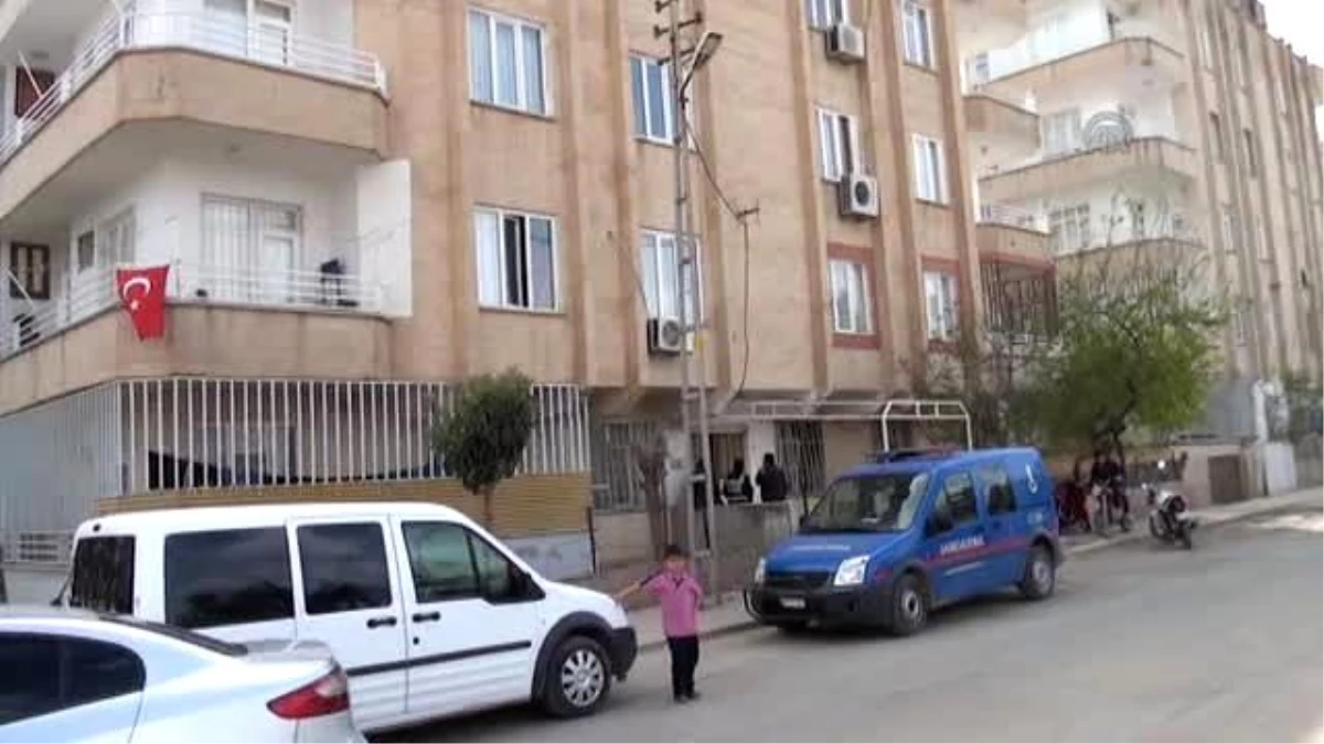 Gaziantep\'te Daeş Operasyonu - Suriye Uyruklu Bir Kişinin Evinde Arama Yapıldı