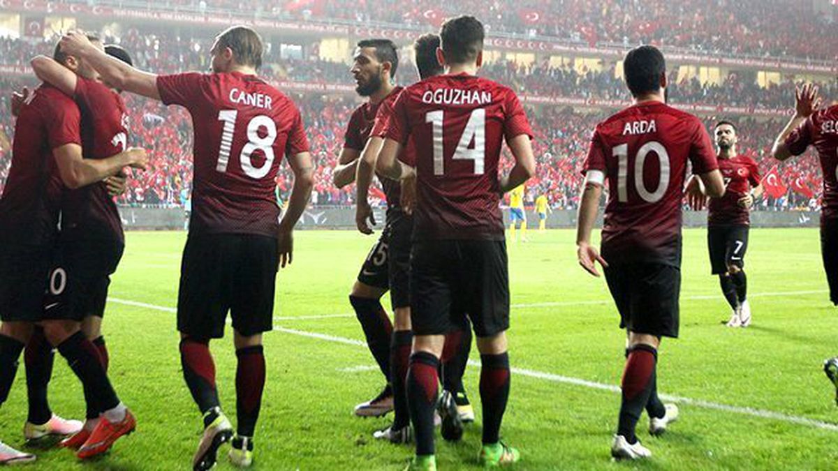 İsveç Basını: 40 Bin Çılgın Türk'ün Desteklediği Türkiye'yi Yenmek Zor