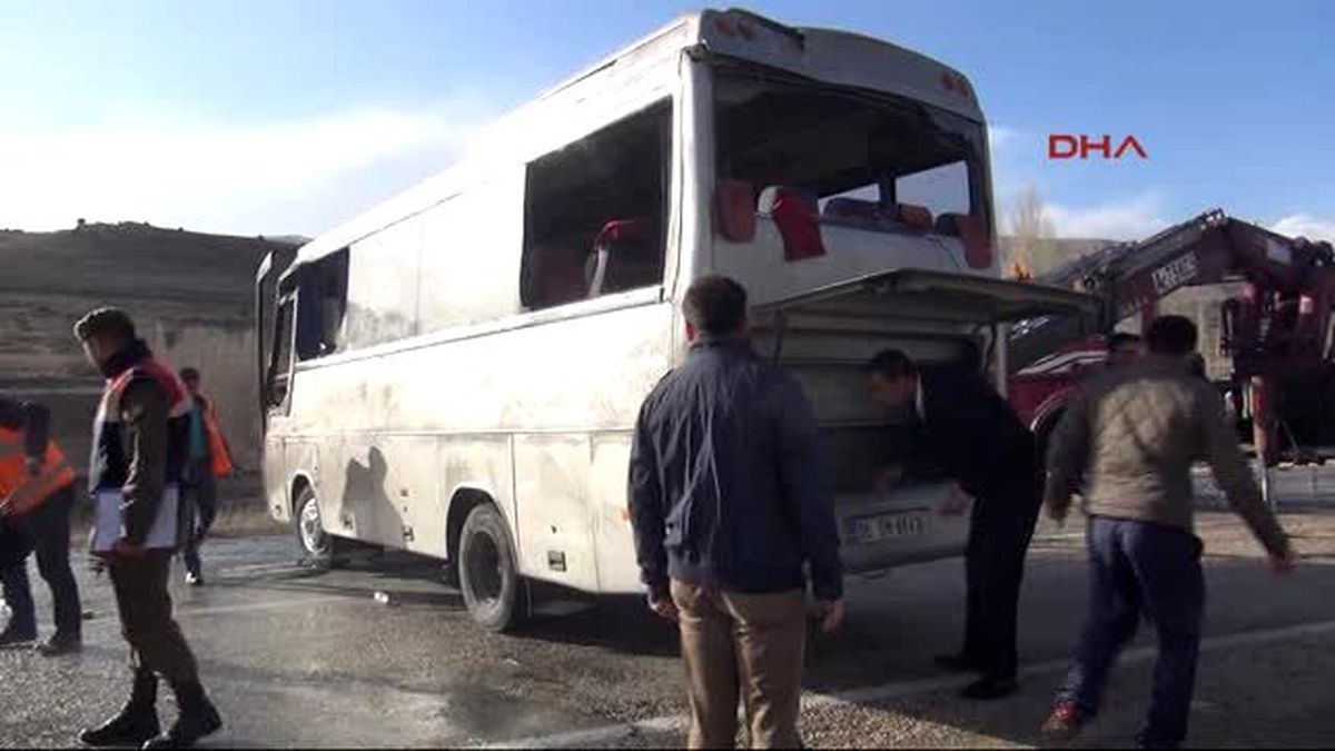 Kayseri Yolcu Otobüsü Devrildi: 9 Yaralı - 1