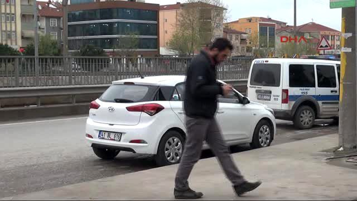Kocaeli - Bombalı Araç İddiası Polisi Alarma Geçirdi