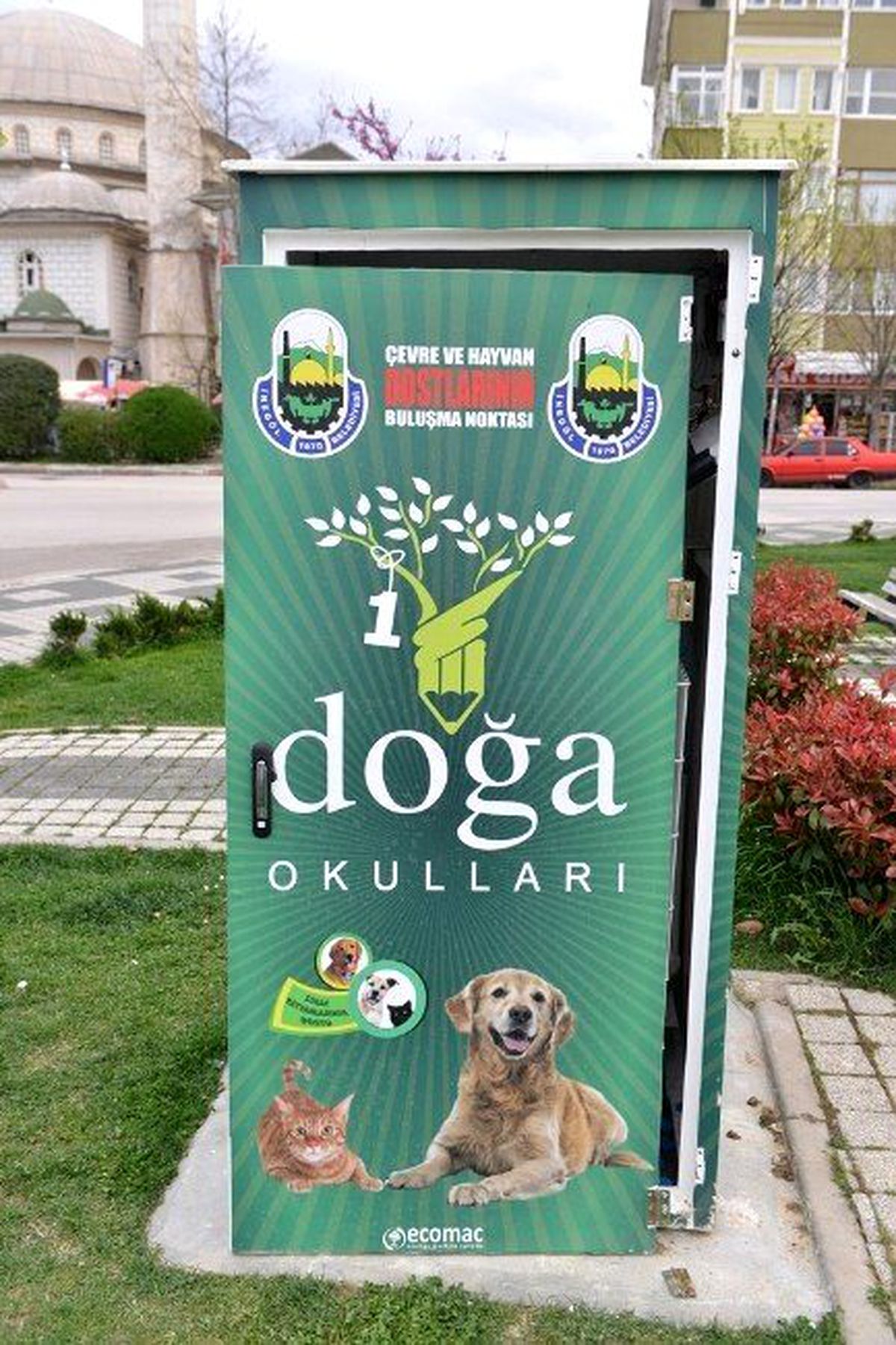 Sokak Hayvanlarının Mamalarını Çaldılar