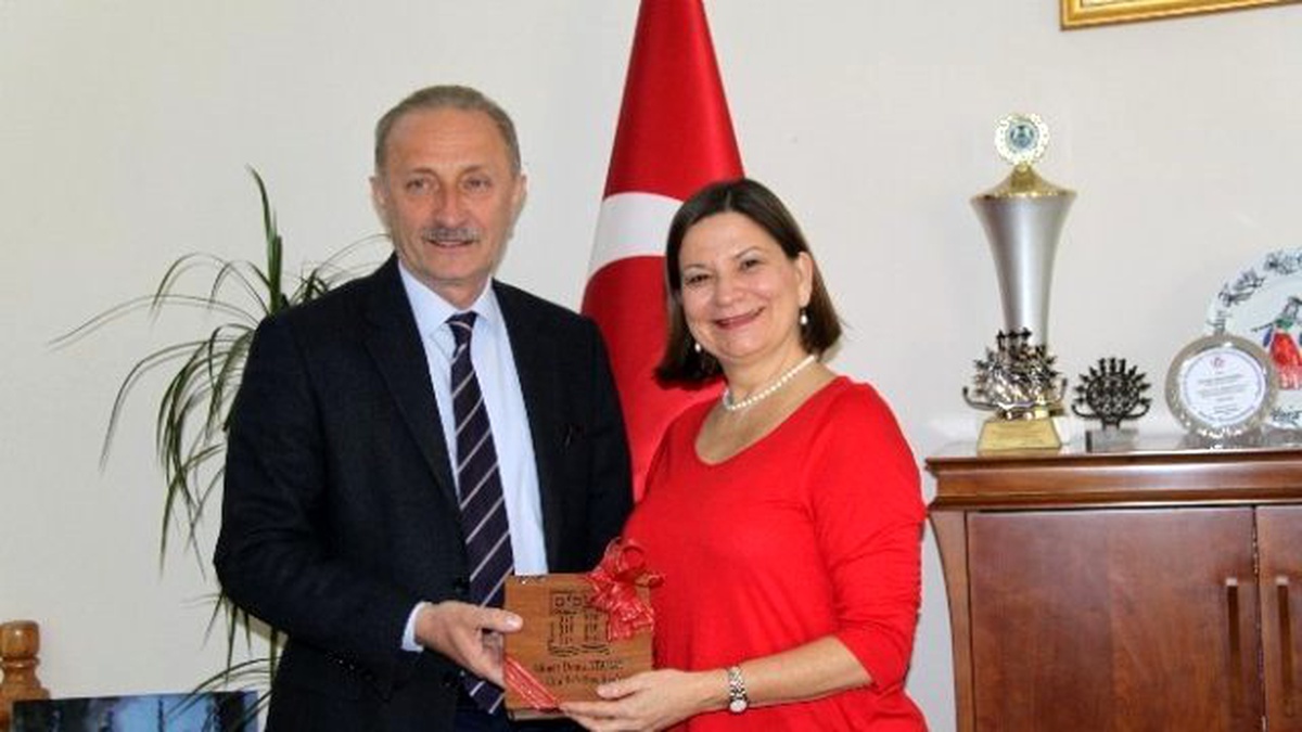 Tatilini Didim\'de Geçiren Meksika Büyükelçisinden Belediyeye Ziyaret