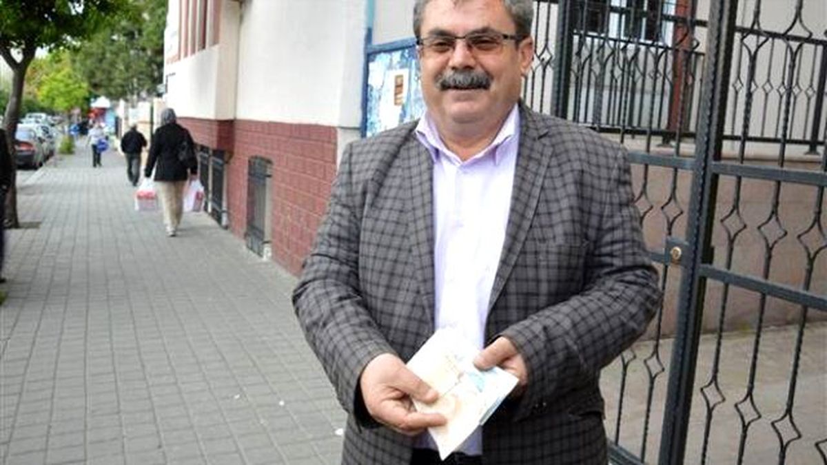 Televizyonda Gördüğü İşçisinin 36 Yıllık Önceki 4 Günlük Yövmiye Alacağını Gönderdi