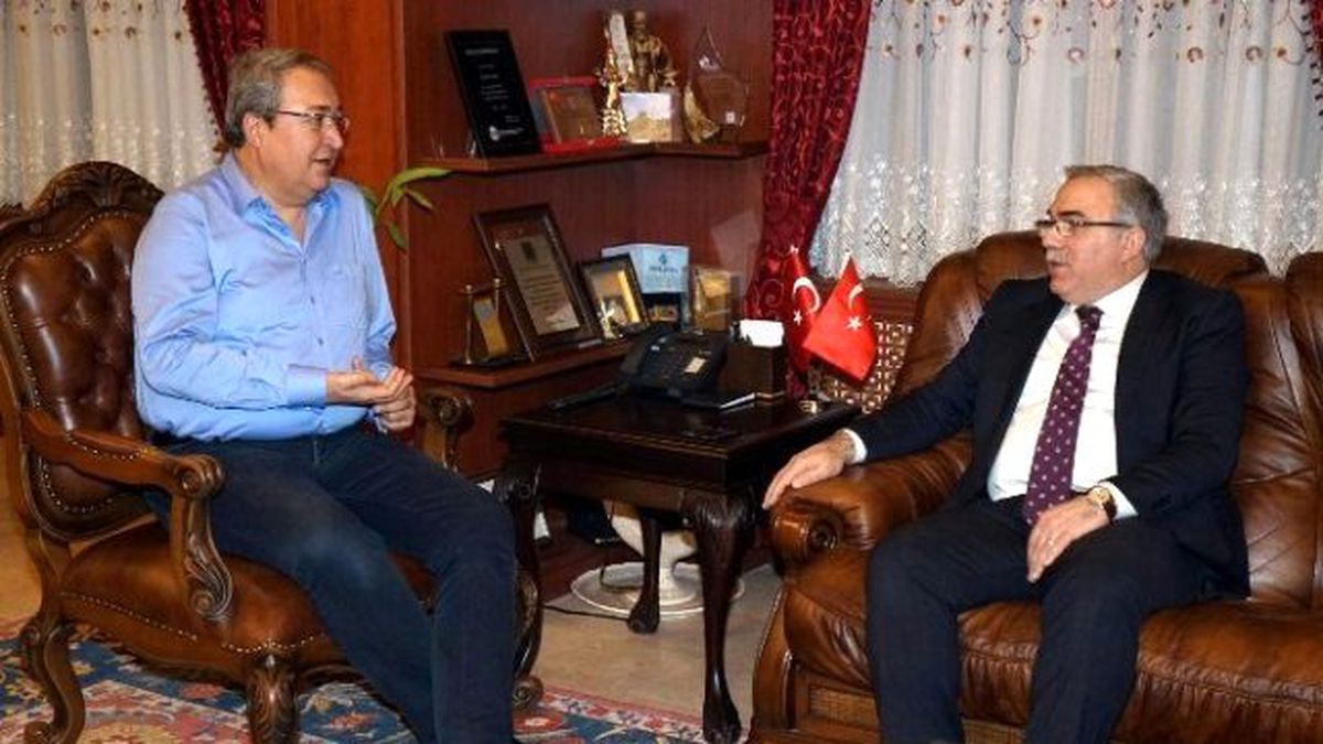 TOKİ Başkanı Ergün Turan, Belediye Başkanı Ünver\'i Ziyaret Etti