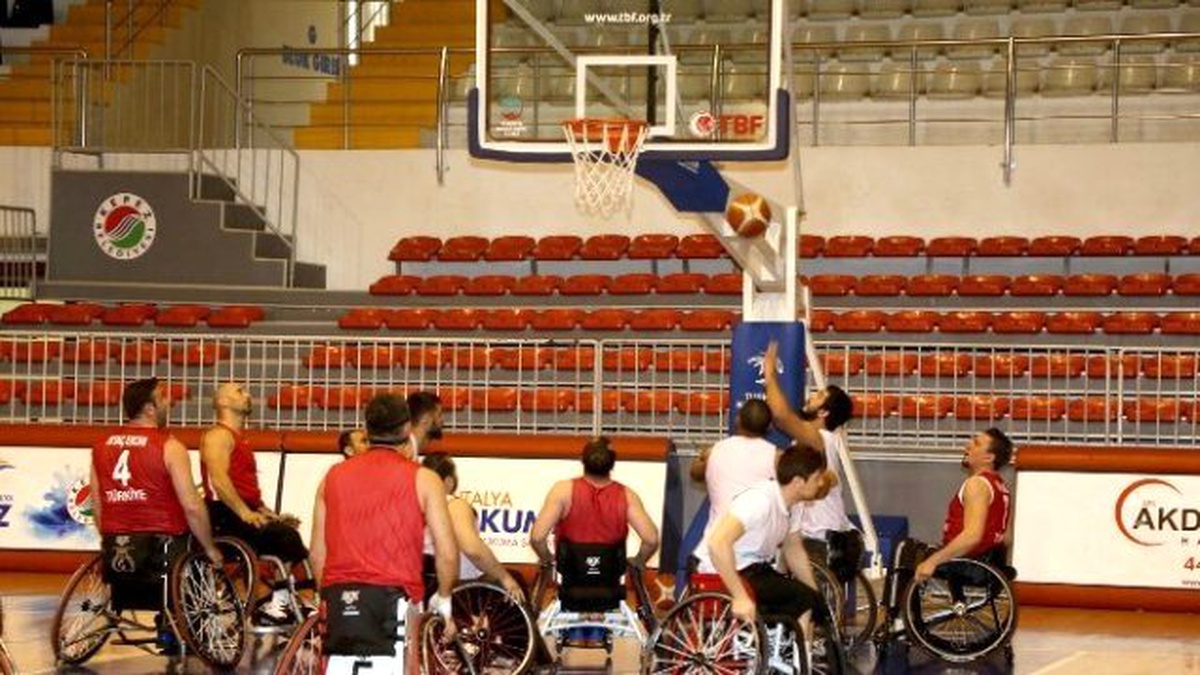 Türkiye Tekerlekli Sandalye Basketbol Milli Takımı, \'Olimpiyat ve Paralimpik\' Oyunlarına Antalya\'da...