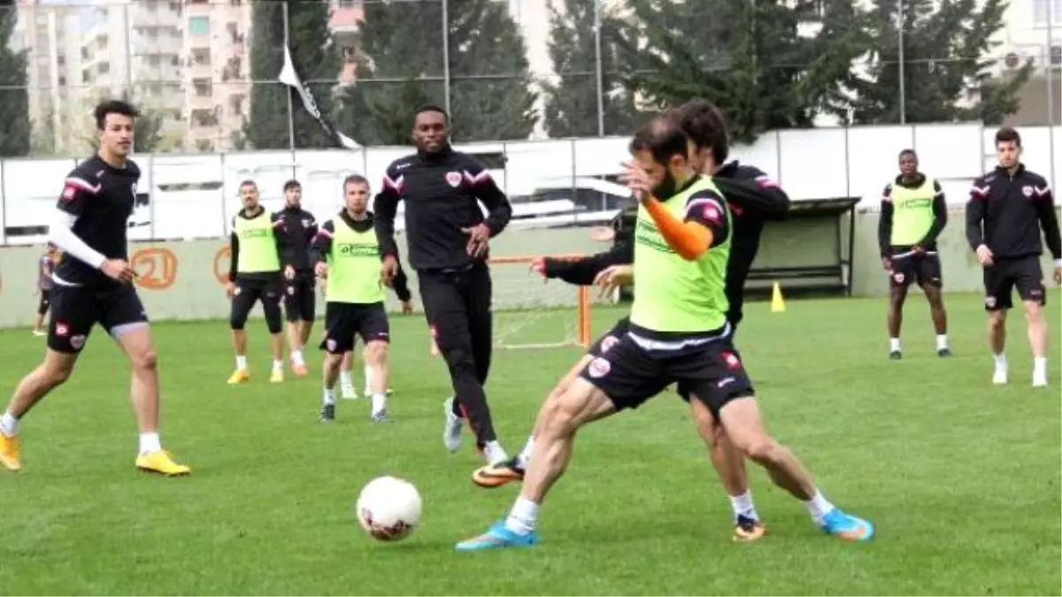 Adanaspor\'da Neşeli İdman