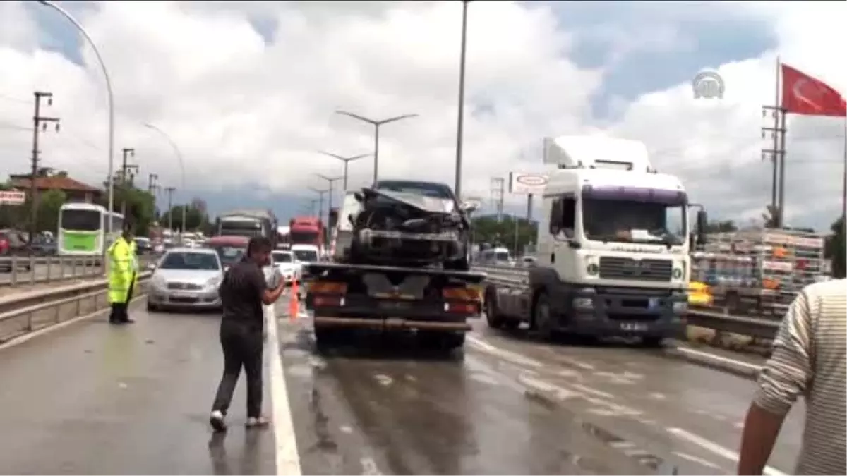 Kocaeli Tem\'de Zincirleme Trafik Kazası: 5 Yaralı