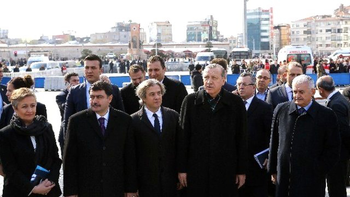Cumhurbaşkanı Erdoğan, Taksim Meydanını Gezdi