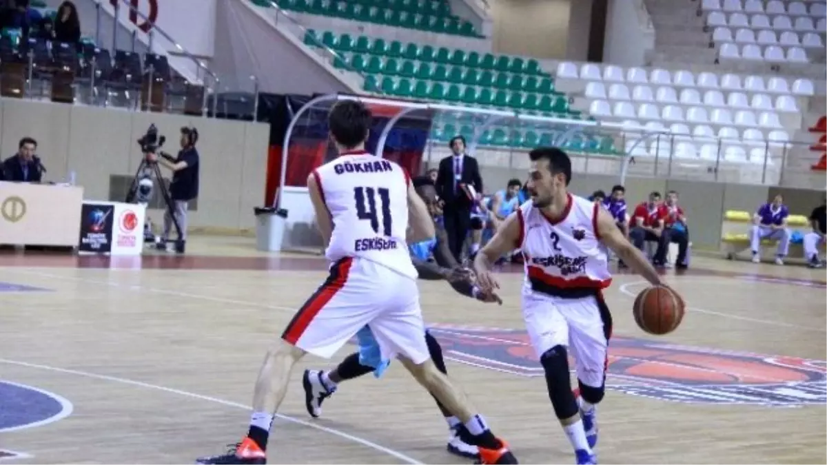 Eskişehir Basket Evinde Yenildi