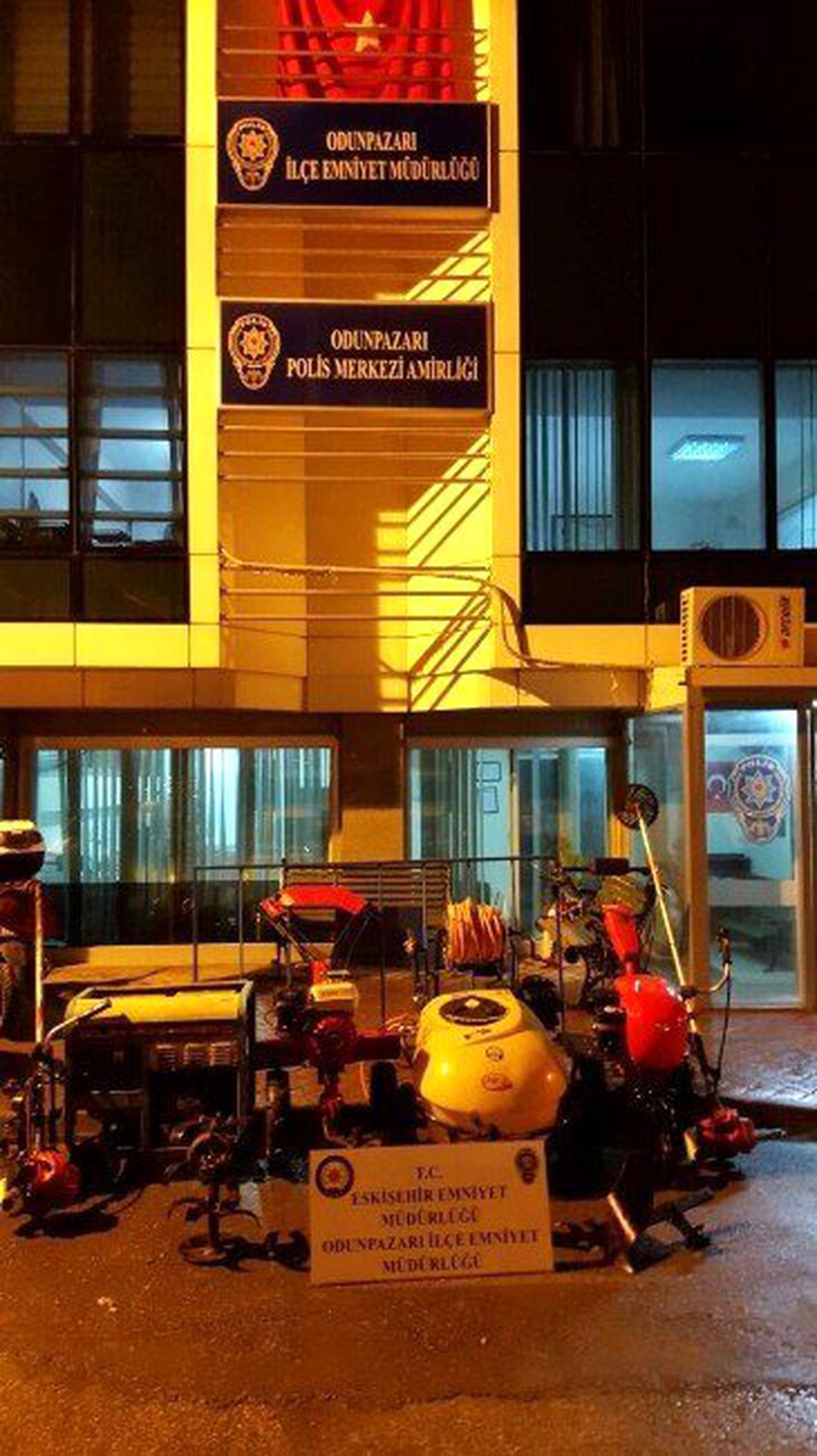 Eskişehir\'de Hırsızlık Şüphelisi 10 Şahıs Yakalandı