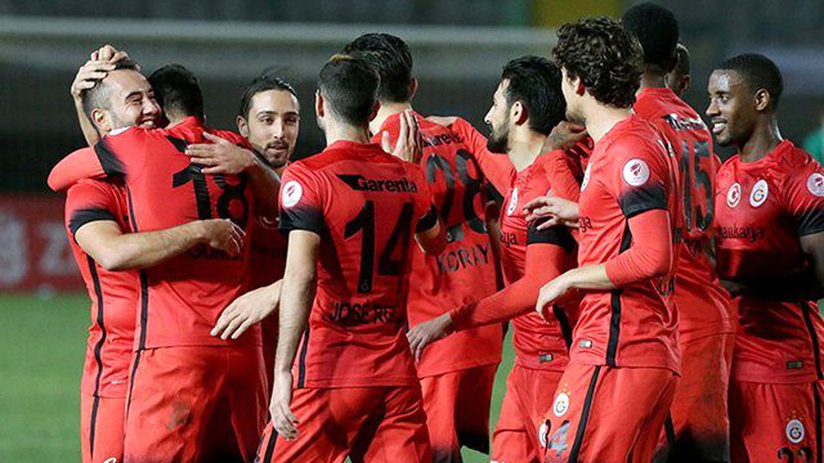 Galatasaray'da Rodrıguez'e Yol Göründü