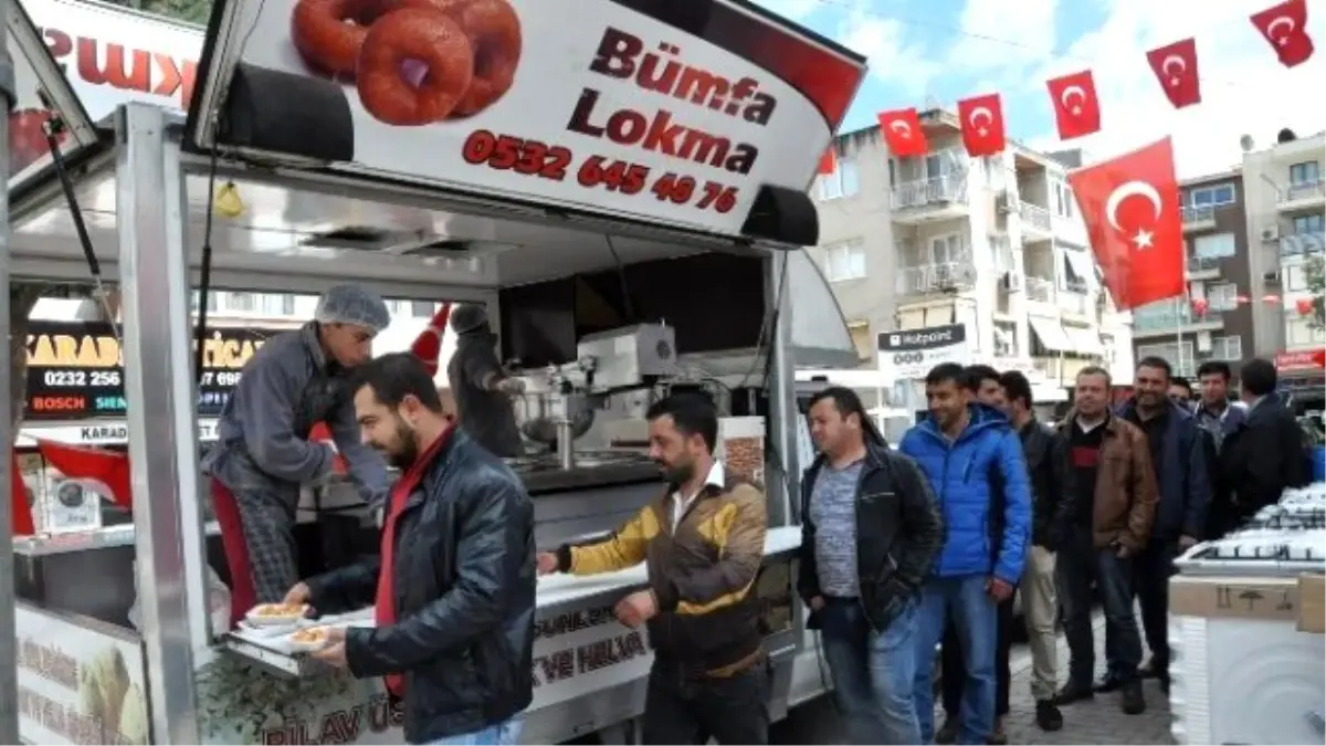 İzmirli Esnaf Şehitler İçin Lokma Döktürdü