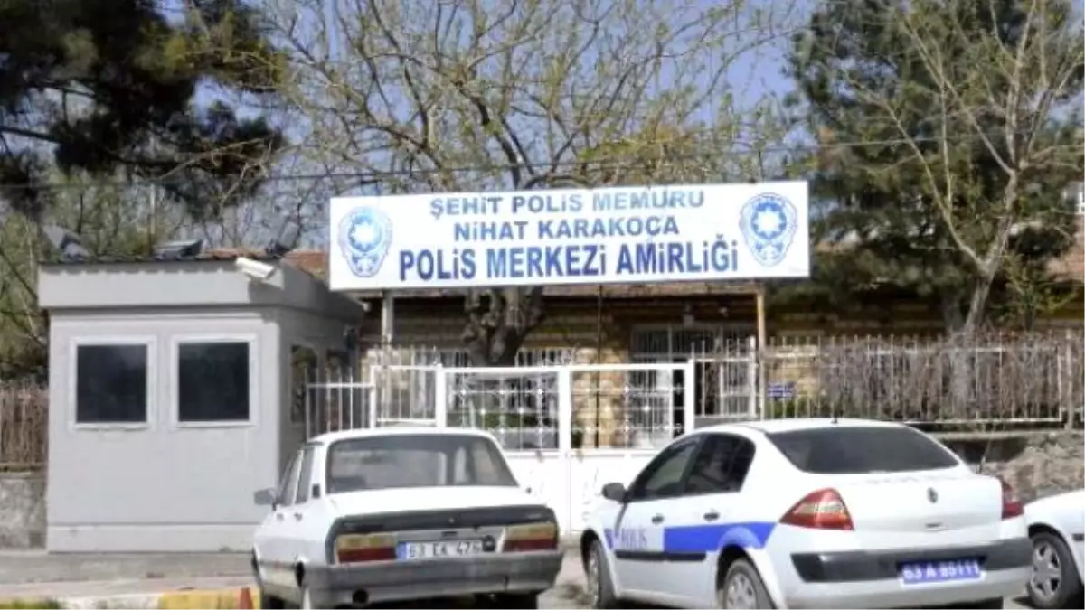 Polis Karakoluna Molotof Atan 2 Kişi Gözaltına Alındı