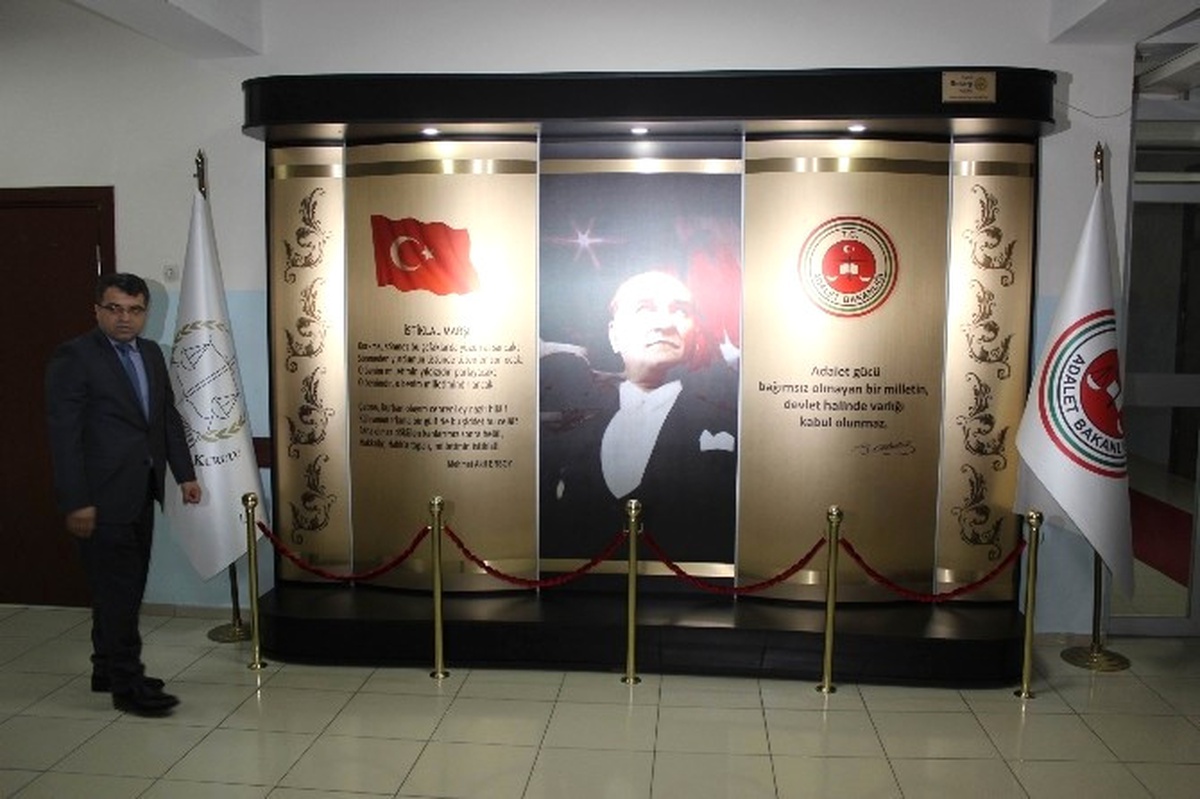 Salihli Adliyesinde Yenilenen Atatürk Köşesi Açıldı