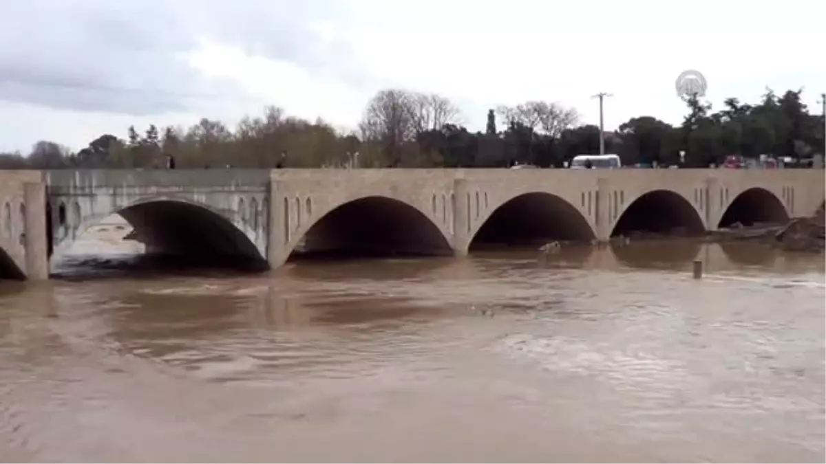 Şiddetli Yağış Hayatı Olumsuz Etkiledi - Çanakkale