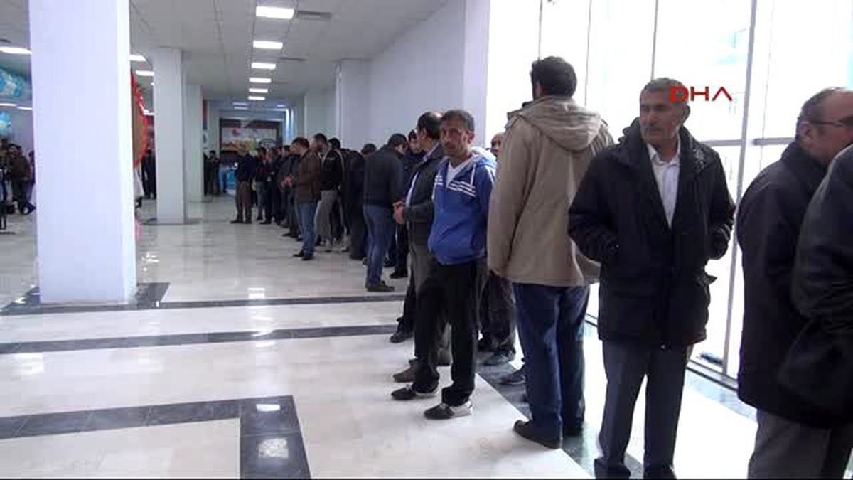 Sivas Teknoloji Market Açılışında İndirim İzdihamı
