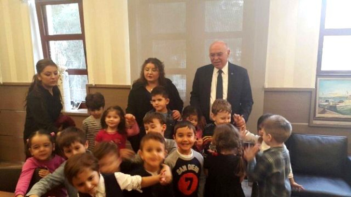 Süleymanpaşa Belediyesi Çocuk Kulübü\'nün Yeni Üyeleri Başkan Eşkinat\'ı Ziyaret Etti