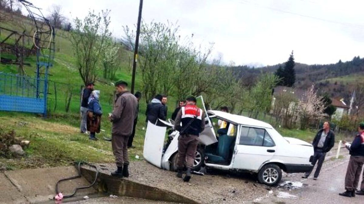 Ulus\'ta Trafik Kazası: 4 Yaralı