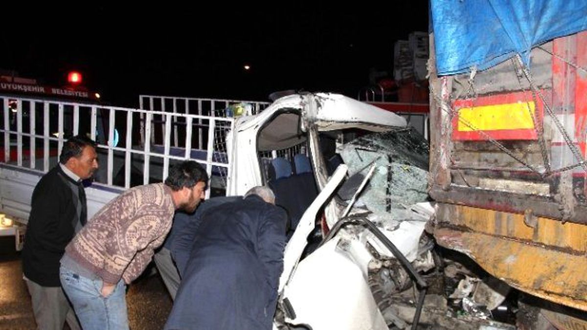 188 Promil Alkollü Sürücü Ölüme Sürdü: 1'i Bebek 2 Ölü, 5 Yaralı