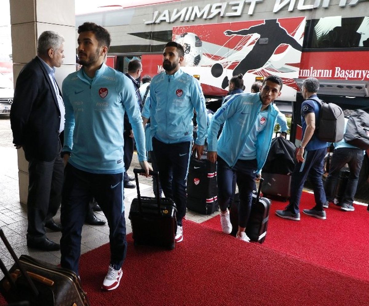 A Milli Takım'ı Avusturya'ya 1 Kişi Uğurladı