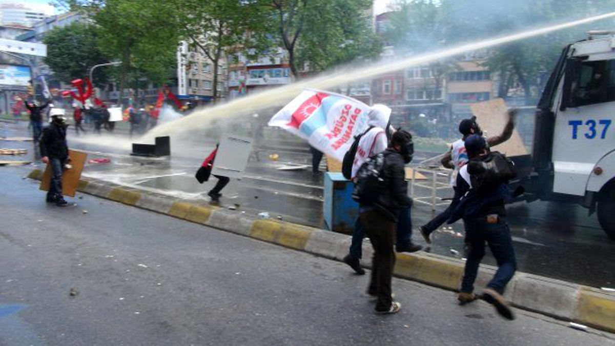 Beşiktaş\'ta Polis Müdahalesi; 6 Gözaltı (2)