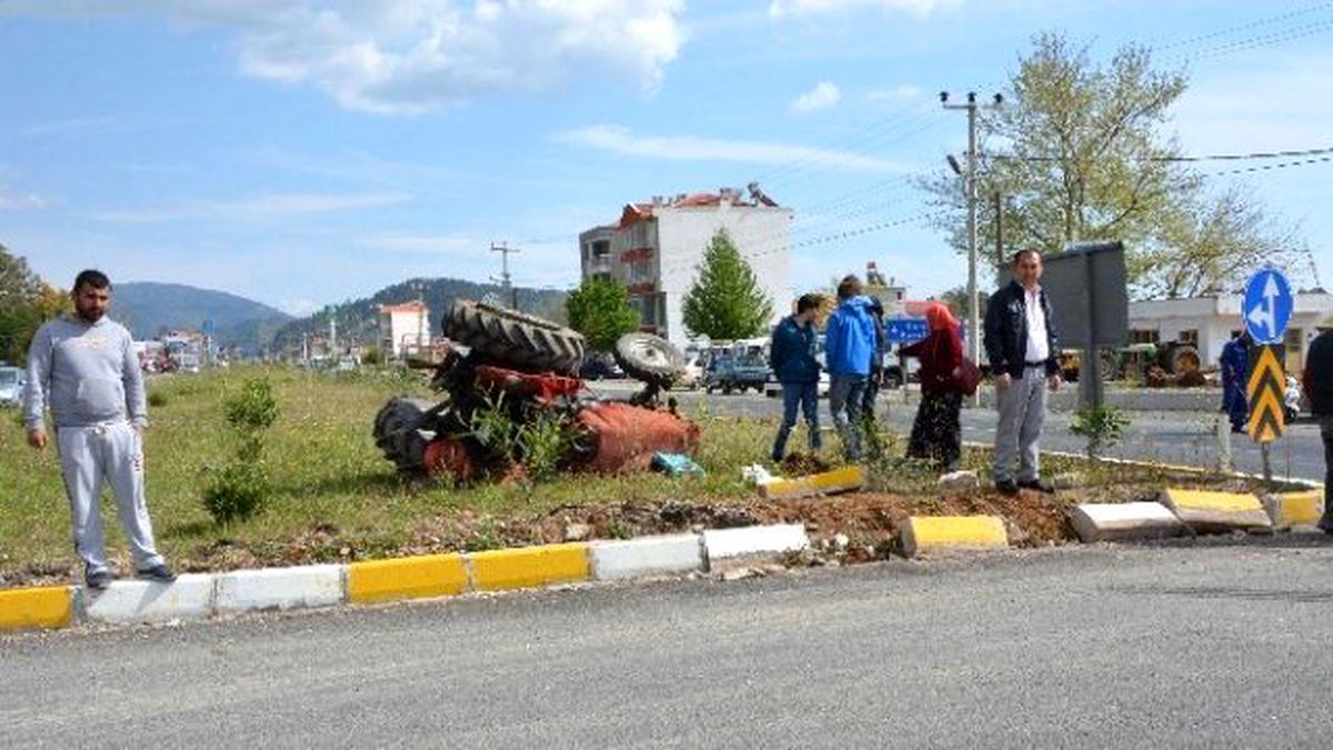 Ortaca\'da Trafik Kazası; 1\'i Ağır 2 Yaralı