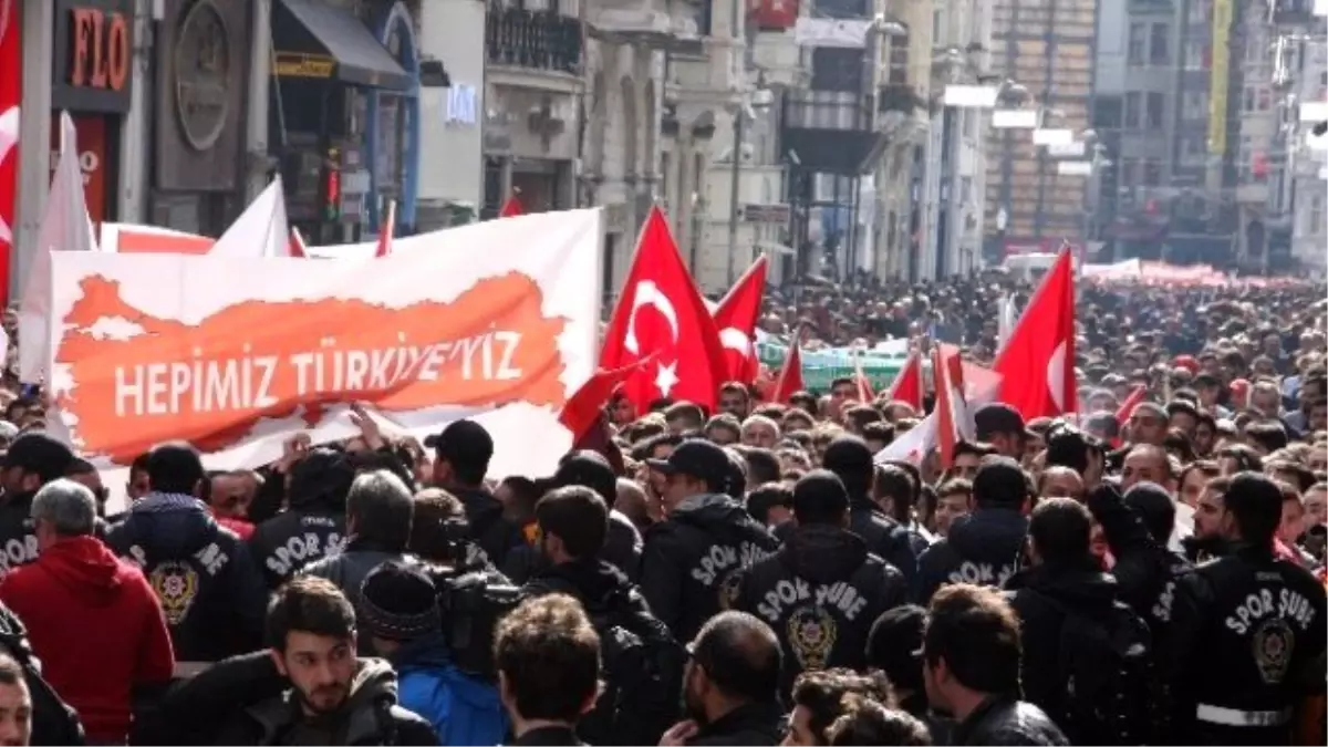 Taraftar Gruplarından Teröre Lanet Yürüyüşü