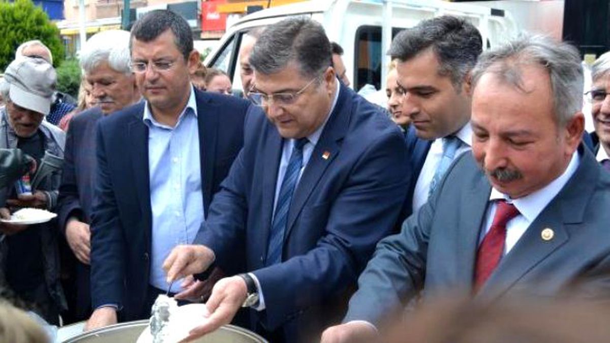 Turgutlu\'da CHP\'lilerden Terör Protestosu