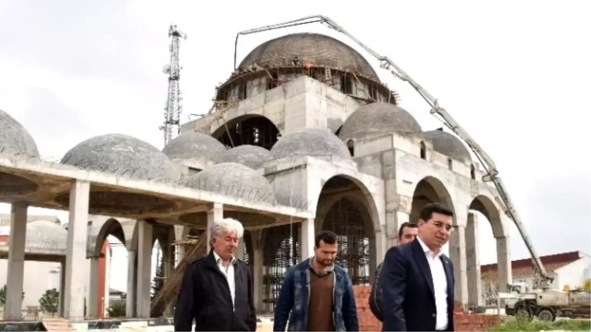 Tütüncü, Çelebi Sultan Mehmed Camii\'sini İnceledi