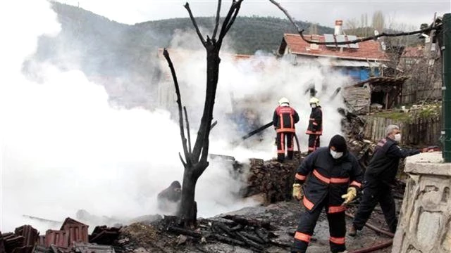 Ankara'da Yangın Faciası, Aynı Aileden 3 Ölü - Son Dakika