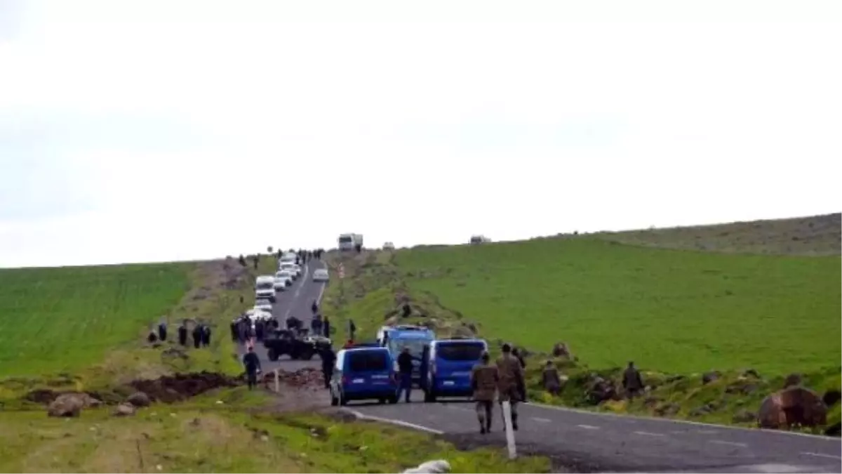 Askeri Aracın Geçişi Esnasında Patlama: 3 Yaralı