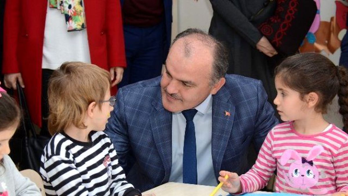 Başkan Gürlesin\'den Okullara Büyük Destek