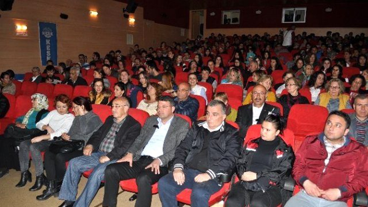 Başkan Turgut, Dünya Tiyatrolar Gününü Kutladı