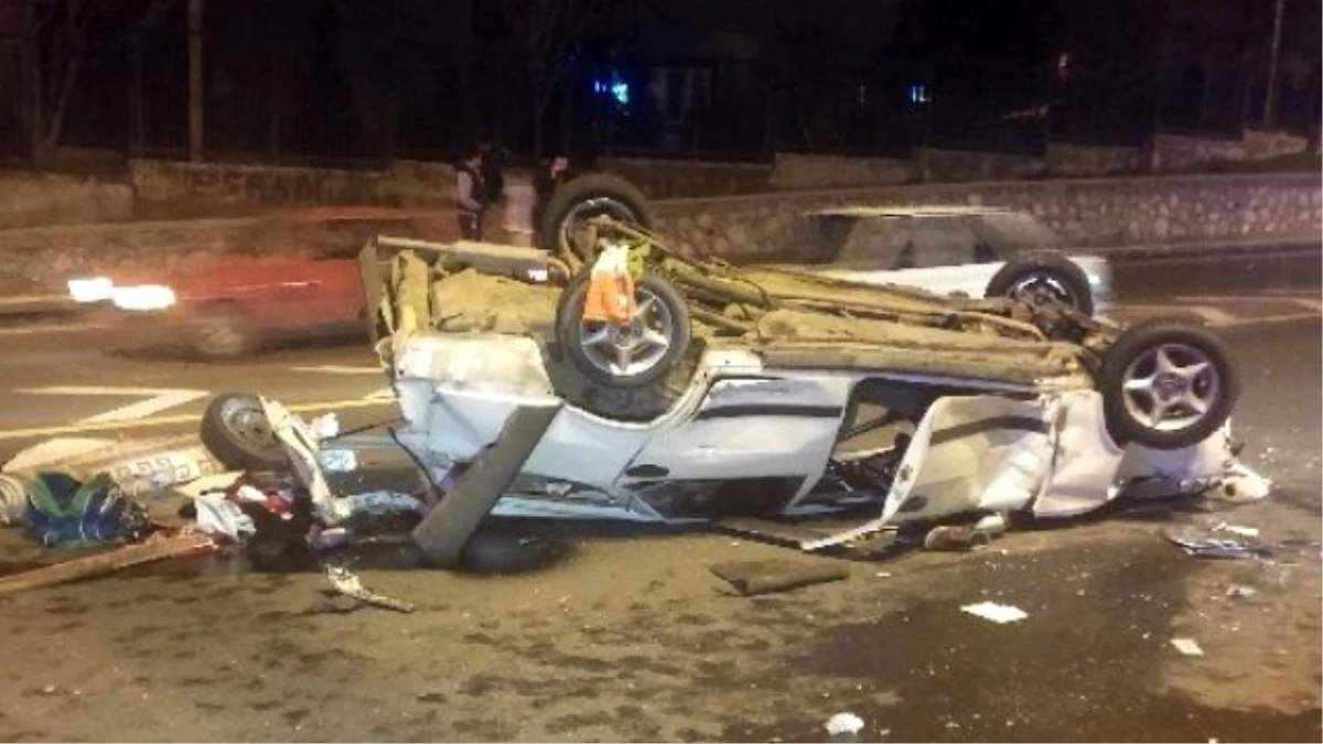 Başkent\'te Trafik Kazası: 1 Ölü, 4 Yaralı