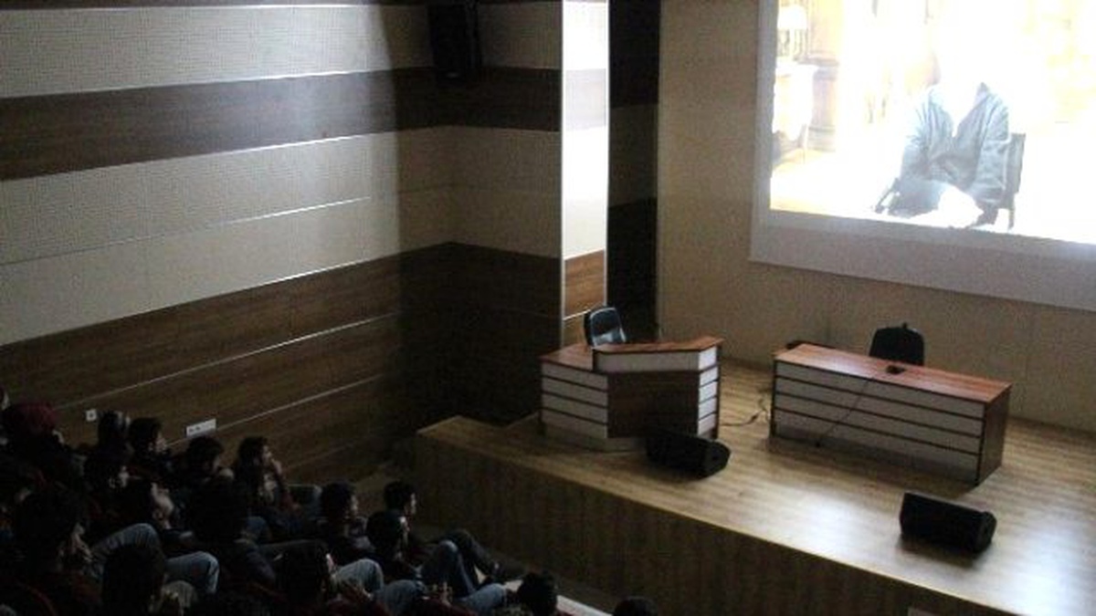 Beü Sinema Kulübü\'nün İlk Film Gösterimi